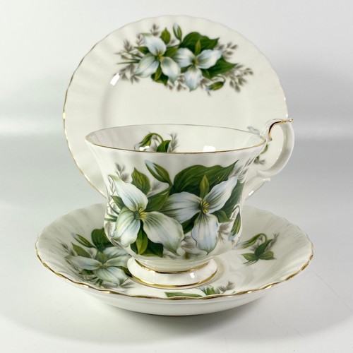 Royal albert bone china - royal,