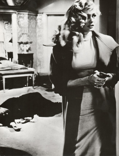 Anita ekberg film tread - in,