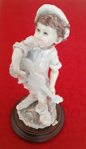 Capodimonte bimbo che - suona, la