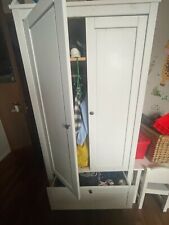 Guardaroba bianco per bambini