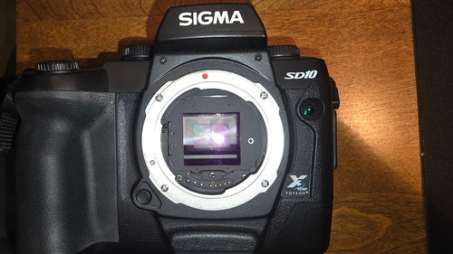 Sigma 10 2 megapixel - 10,