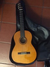 Chitarra Yamaha CG-100 Classica con custodia morbida e ricambi corde
