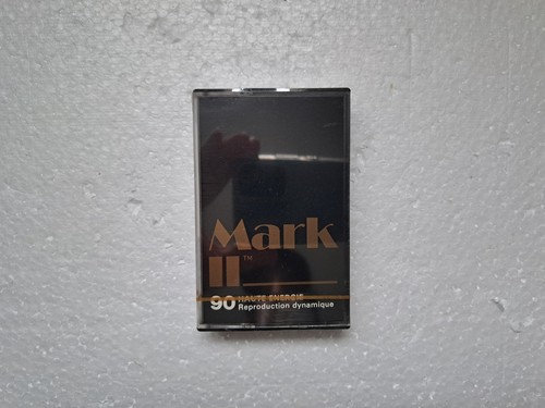 Audiocassetta vintage mark - vintage, ii