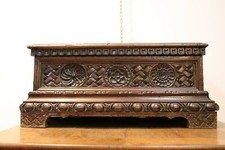 Modellino di cassapanca antico