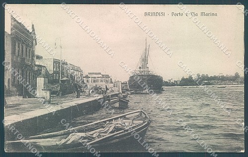 Brindisi città barche porto - brindisi,