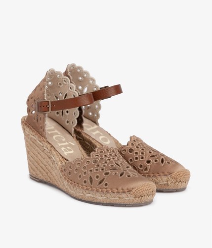 Scarpe sandali con zeppa