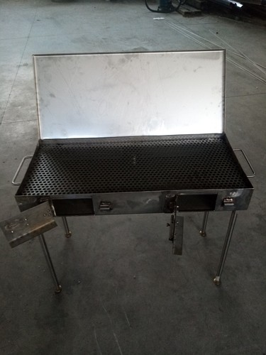 Barbecue grande completamente - grande,