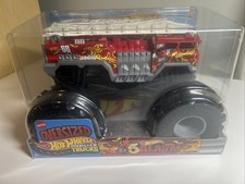 2025 OVERSIZED HOT WHEEL MONSTER TRUCK™ *5 ALLARME* SCALA 1:24