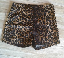 Pantaloncini eleganti vita