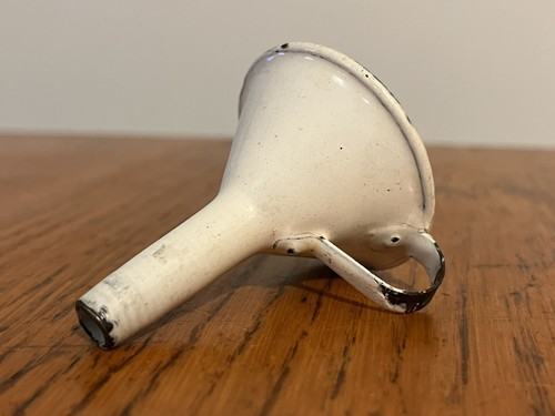 Antica bambola vintage imbuto