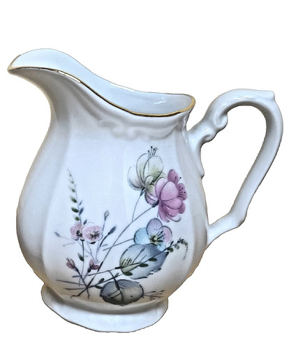 Lattiera porcellana con - lattiera,