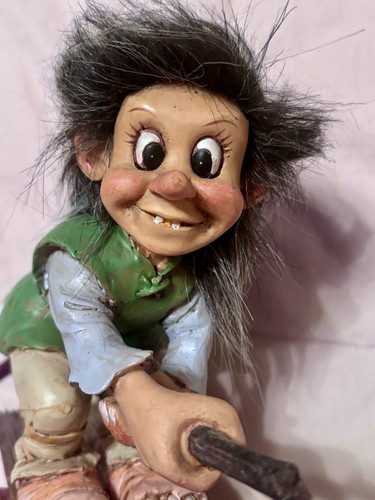 Norwegian nyform troll - norwegian, with