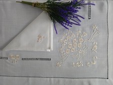 Elegante Tovaglia ricamata a