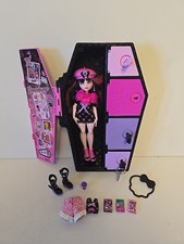 Monster High bambola Skulltimate Secrets serie 1 Draculaura.  