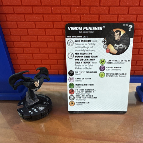 Venom punisher 050 heroclix - venom,