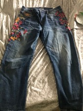 Jeans molto belli ricamati