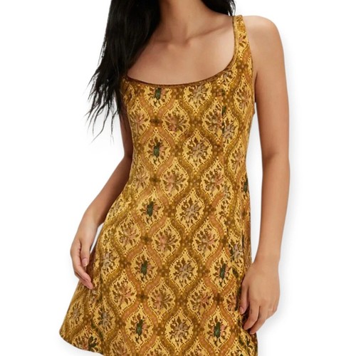Free people petal arapestry - people,