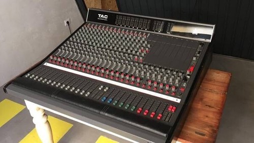 Mixer studio amek - da,