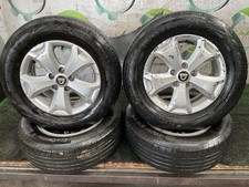4 CERCHI IN LEGA PER DACIA Duster Serie 215/65R16 (17>>)