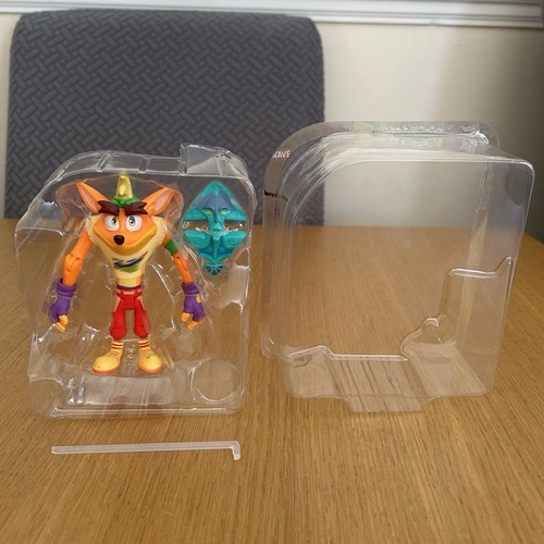 Crash bandicoot action figure - crash,
