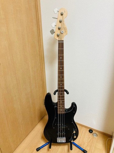 Basso elettrico squier - elettrico,
