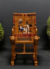 Antichità antiche egizie Una sedia dorata per il famoso re Tutankhamon a.C.