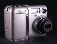 Nikon Coolpix 775 2,1