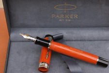 Grandiose stylo plume 18 kts Parker Duofold Centenial "Spéciale Edition" BIG RED