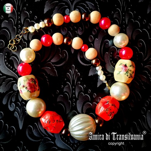 Collana con pietre - con,