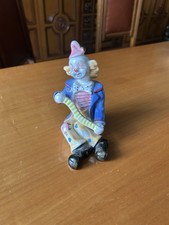 Statuina clown in porcellana vintage – figura decorativa dipinta a mano anni ’70