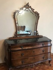 armadio, cassettiera e toeletta impiallicciato radica