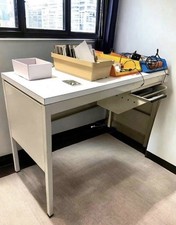 Vendo Scrivania Dattilo O Postazione Pc Con Cassetto Per Fogli A4  1 Mt X 44 Cm