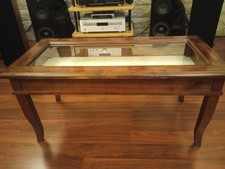 Tavolino in legno massello con vetrina apribile ottime condizioni