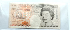 England.  TEN  pounds. ELIZABETH II...  1993.