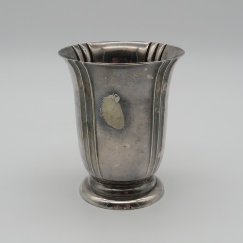 Antica piccola tazza - , argentata