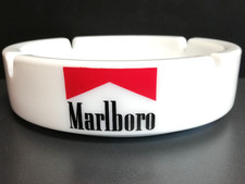 Posacenere in vetro bianco