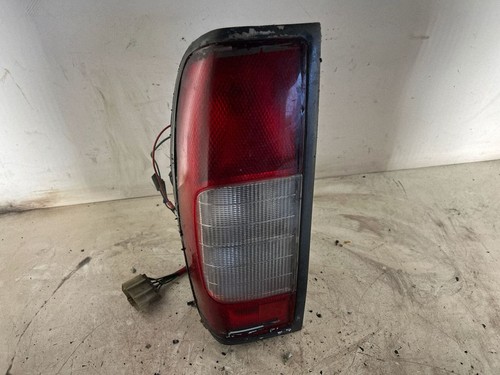 Nissan navara d22 2005 feux - nissan,
