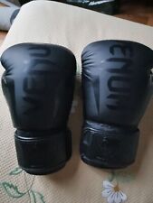 Guantoni pugilato kick boxing Venum condizioni eccellenti quasi nuovi 16 oz