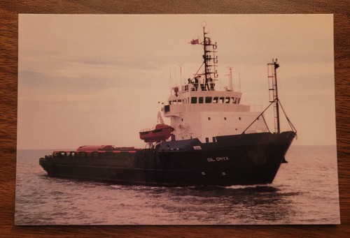 Oil onyx tug - onyx,, returning