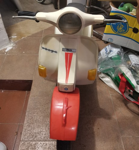 Vespa giocattolo peg - vespa,