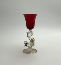 Calice in Vetro di Murano Rossa con Pesce in Vetro e Dettagli Dorati