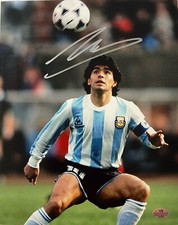 Vintage Diego Armando Maradona CAPRA Argentina firmato autografato 10x8 con certificato di autenticità