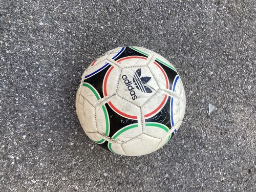 Adidas 1982 world cup - world, tango