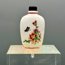 Snuff bottle bottiglia profumo fiore porcellana bianca dipinta Cina XX sec.