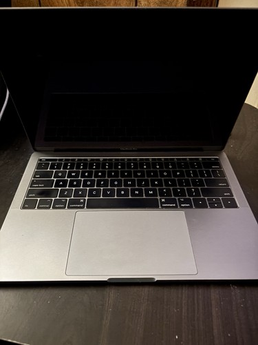 Apple macbook pro 2017 - 13”,