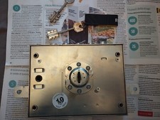 serratura a doppia mandata utile per porte blindate