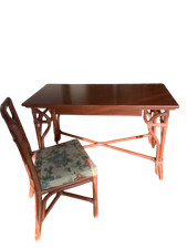 Scrivania e sedia in bambu'