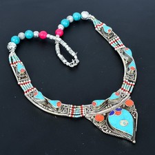 Collana etnica tibetana in