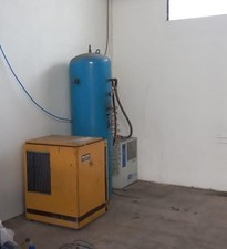 compressore industriale Kaeser revisionato, dotato di essiccatore e serbatoio