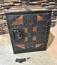 Cassaforte giapponese antica